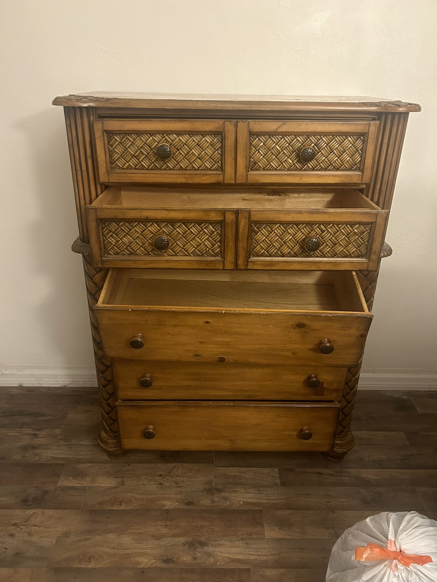 5 Drawers Vintage Dresser