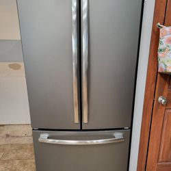 GE Refrigerator