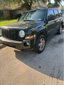 $2800- Jeep Patriot / Please read description