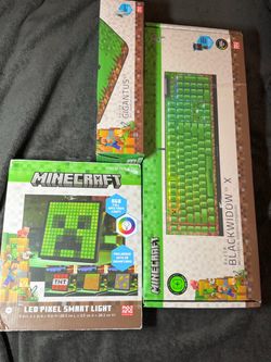 Minecraft Razer Gaming Bundle – Keyboard, Mouse Pad & LED Light