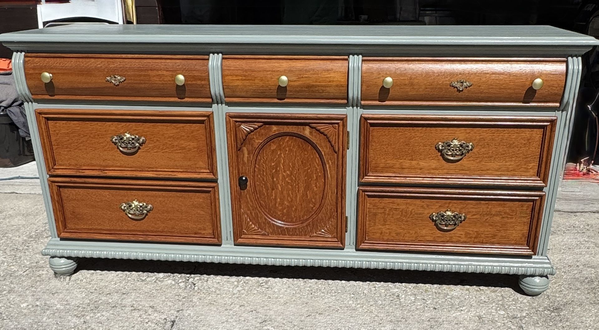 Solid Oak Lexington 9 Drawer Dresser 
