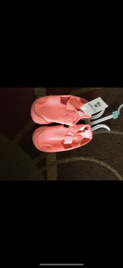 Girls water sandals size 7/8 new