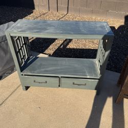 Unique Green Accent Table - Perfect for Record Player, Entryway, or Storage! 