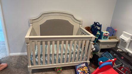 Very Nightly Used Crib