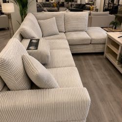 Didn’t Model Living Room Set 