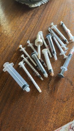 Syringes NO NEEDLES attached