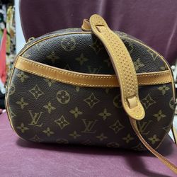 LV Purses & Wallets