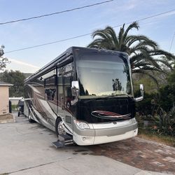 2017 Tiffin Allegro Bus / Diesel Pusher RV