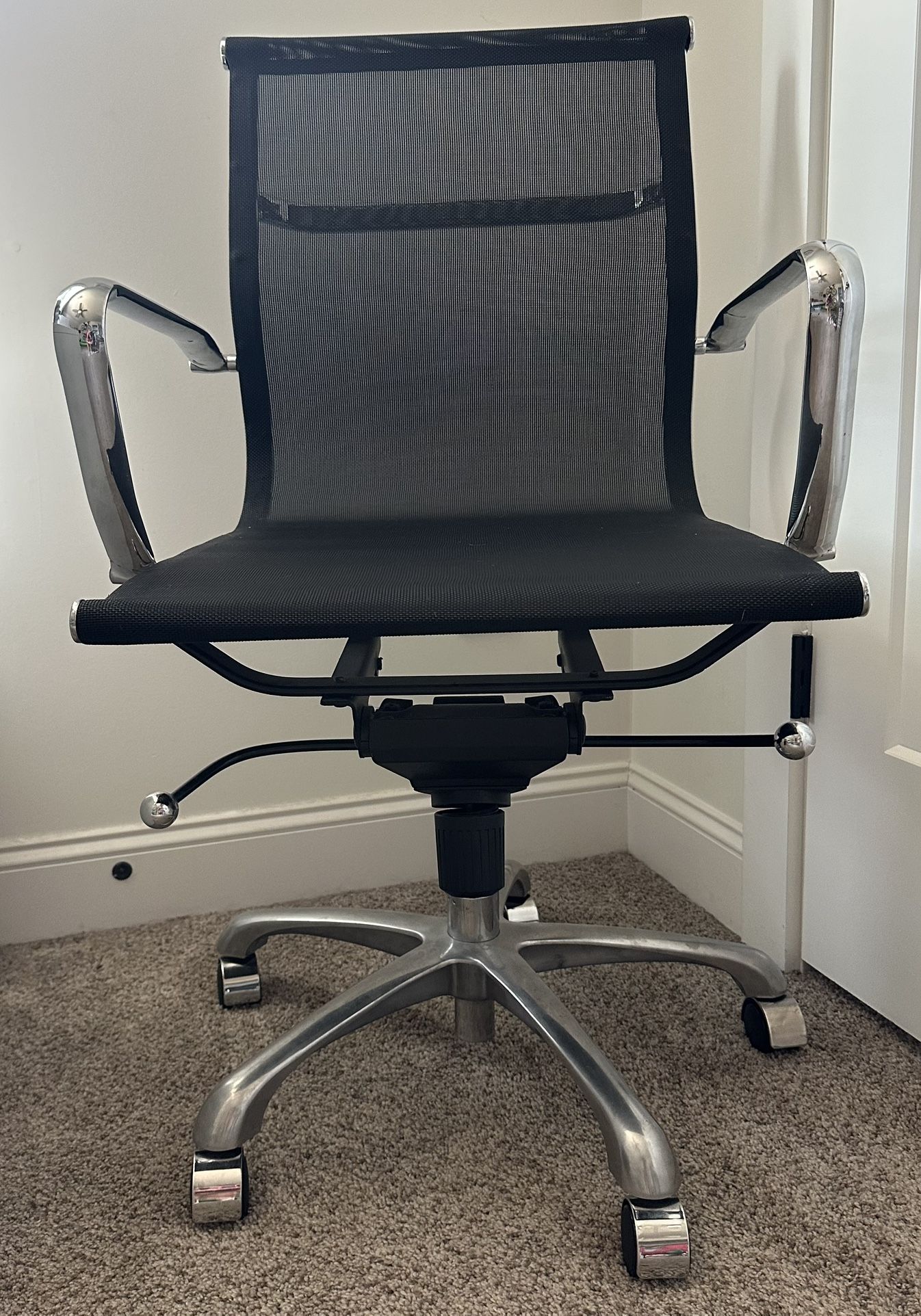 Office Chair- Height Adjustable + Removable Arms