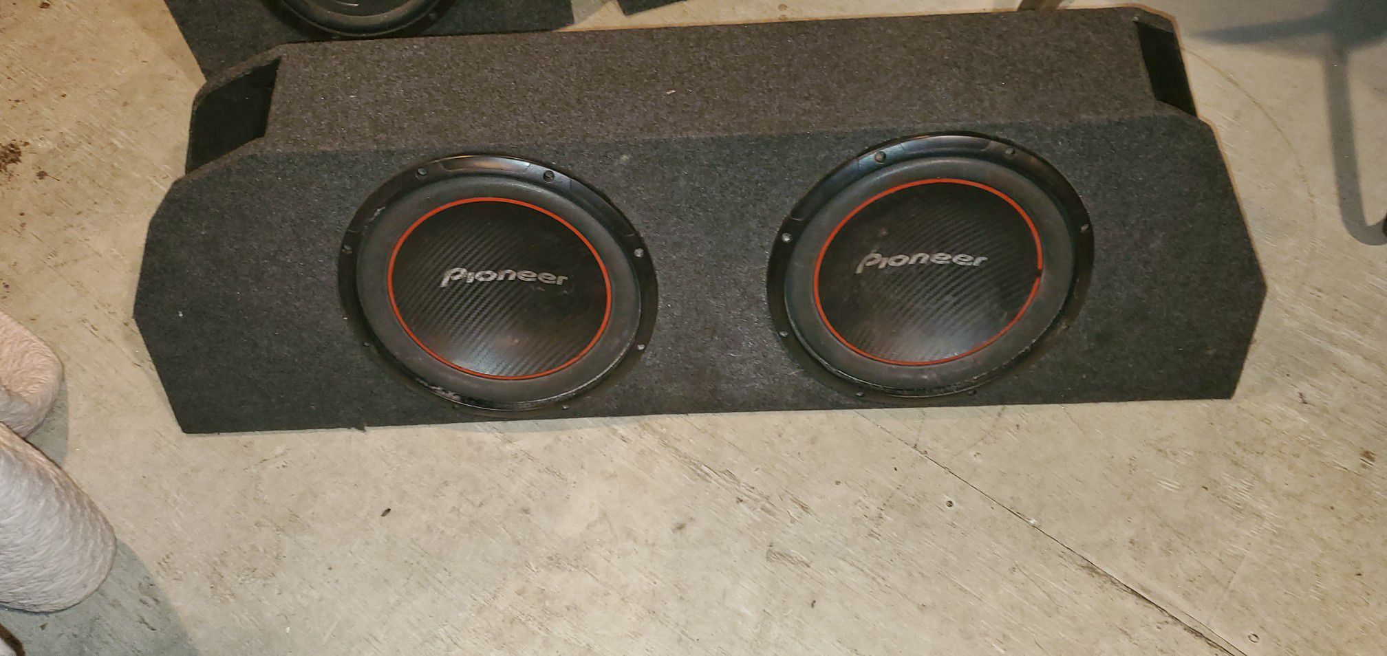 Pioneer 12 inch subwoofers and box