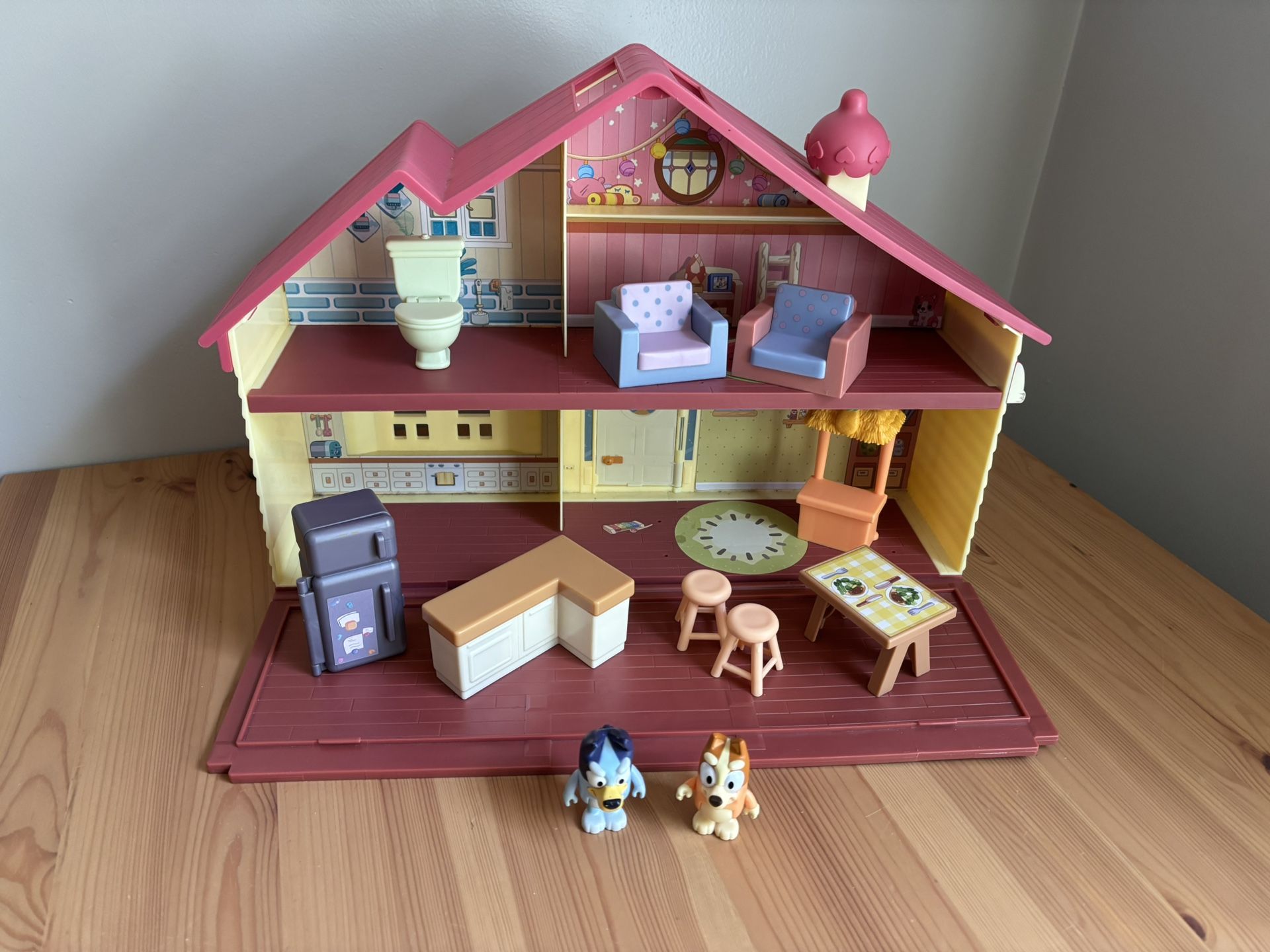 Disney Bluey Heeler Family Home Dollhouse Playset With Bingo Bluey Figures & Accessories 