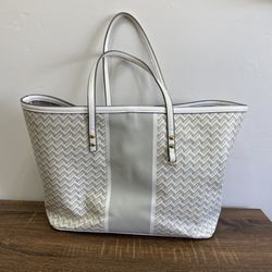 Sondra Robert’s White Printed Tote Bag