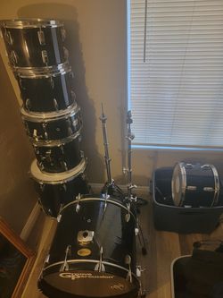Groove Percussion drum set