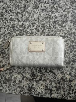 Michael Kors Wallet (Authentic)