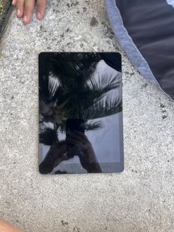 iPad 7 Gen See Description