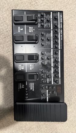 Boss ME-90 multi-effects processor (and power cable)