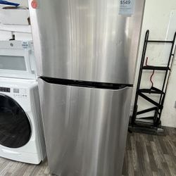 $549 Frigidaire 20 Cu Ft Garage Ready Top Freezer Refrigerator 
