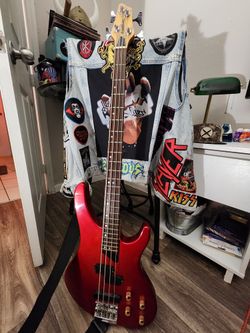 Washburn Four String Bass