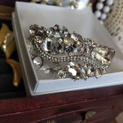 WEDDING BLINGY BRACELET THAT OPENS