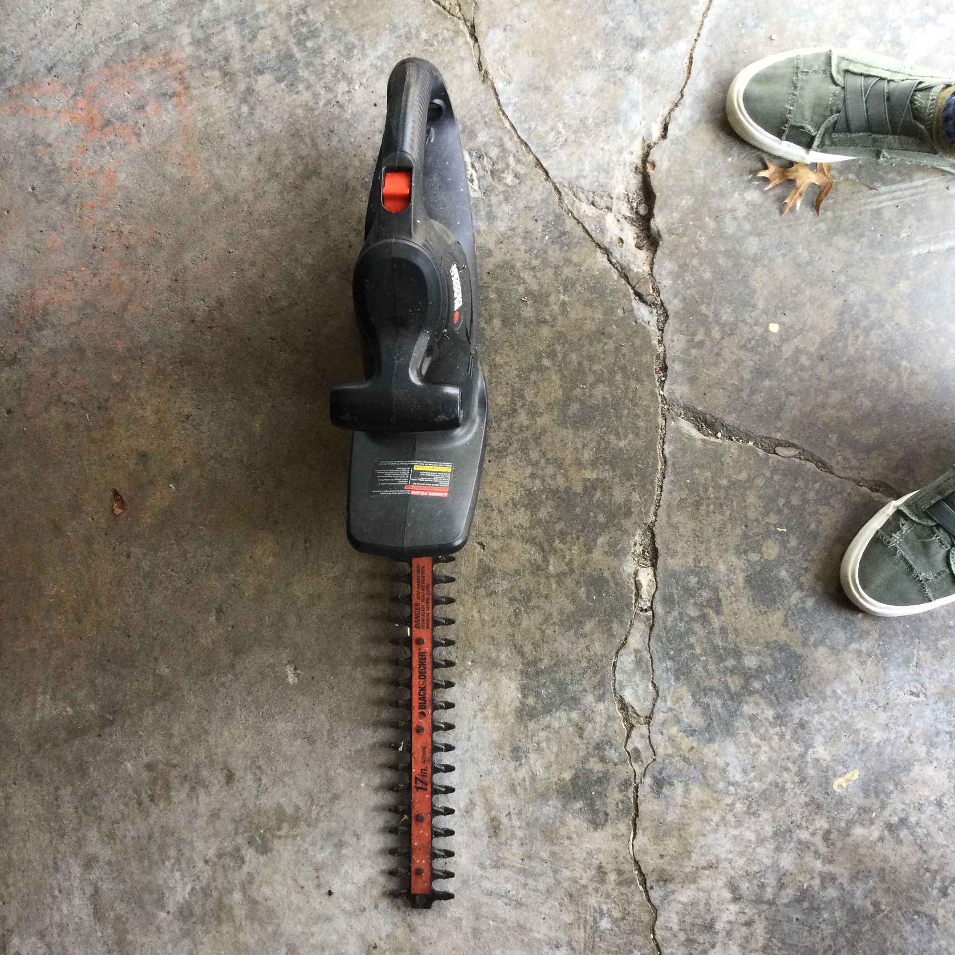 Electric Hedge Trimmer