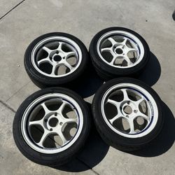 16x7 +44 Advan RG  4x114.3 205/45r16 Advan Fleva 