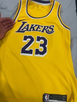 Lakers women Jersey (LeBron) size small