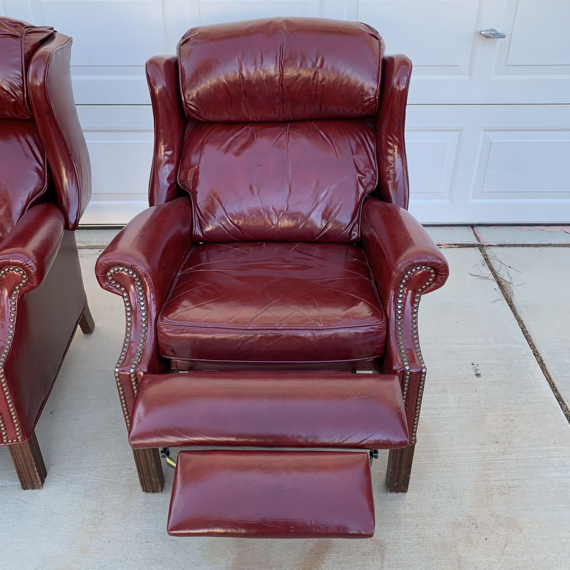 Pre Owned Red Soft Leather Recliner Set Of Two -  Good Condition
