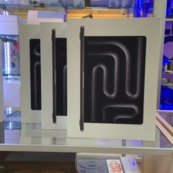 14” M5 MacBook Pro 16GB/1TB