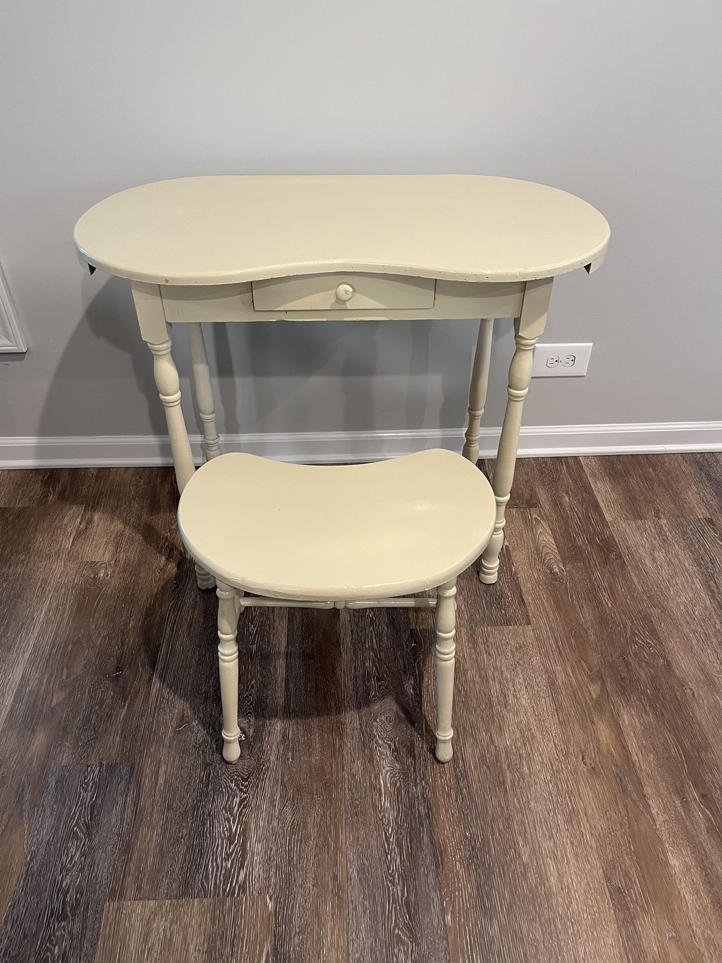 Antique vintage vanity dressing table desk w/matching stool furniture for perfect for a little girls room. Almond in color. Measurements are in the p