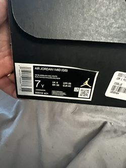 7y Nike High Tops