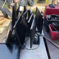 13 Monitors  Selling Each One 15 Dls. Or  All Of Them $120 All 13 -