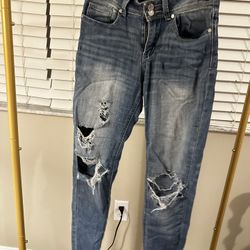 👖 Indigo Rein Distressed Jeans