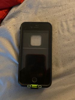 Apple iPhone 7 and 8 life proof phone case MUST PICK UP