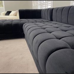 New Black Oversized Arianna Sectional & Couch Sofa 