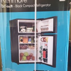 Kenmore Compact Black Mini Fridge New