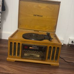 detrola Record Player 
