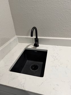 Sink faucet