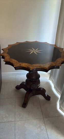 AICO Amini Innovation Corp Scalloped Entry Table