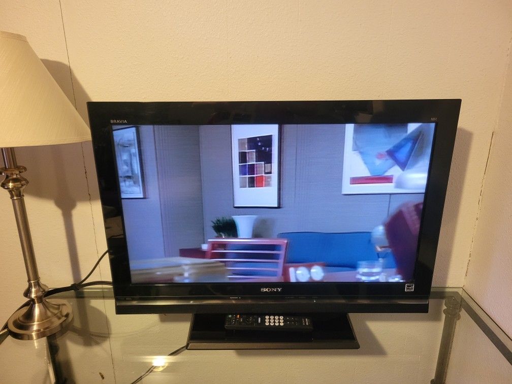 32" Sony Bravia 1080p LCD HDTV
