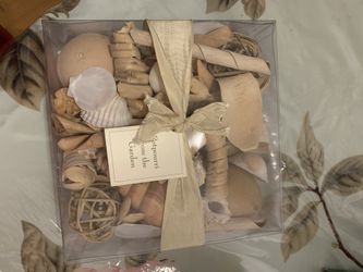 Potpourri And Essential Oil Diffuser With Different Oil Scents