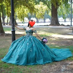 Riverside, CA - BEAUTIFUL Emerald Green Morilee Quinceañera/Sweet 16 Dress