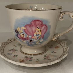 Disney Alice In Wonderland Cup Set