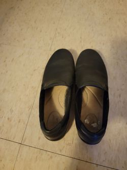 Sz 8 Woman's Clark Leather Shoes