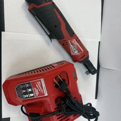 Milwaukee M12 12v Cordless 3/8” Ratchet With Battery And Charger 