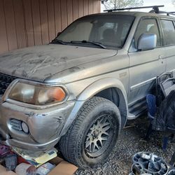 2001 Mitsubishi Montero