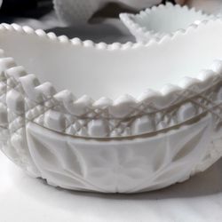 Vintage Hobstar And Fan Milk Glass Dish