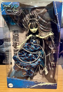 Monster High Stitched In Style Frankie Stein Doll