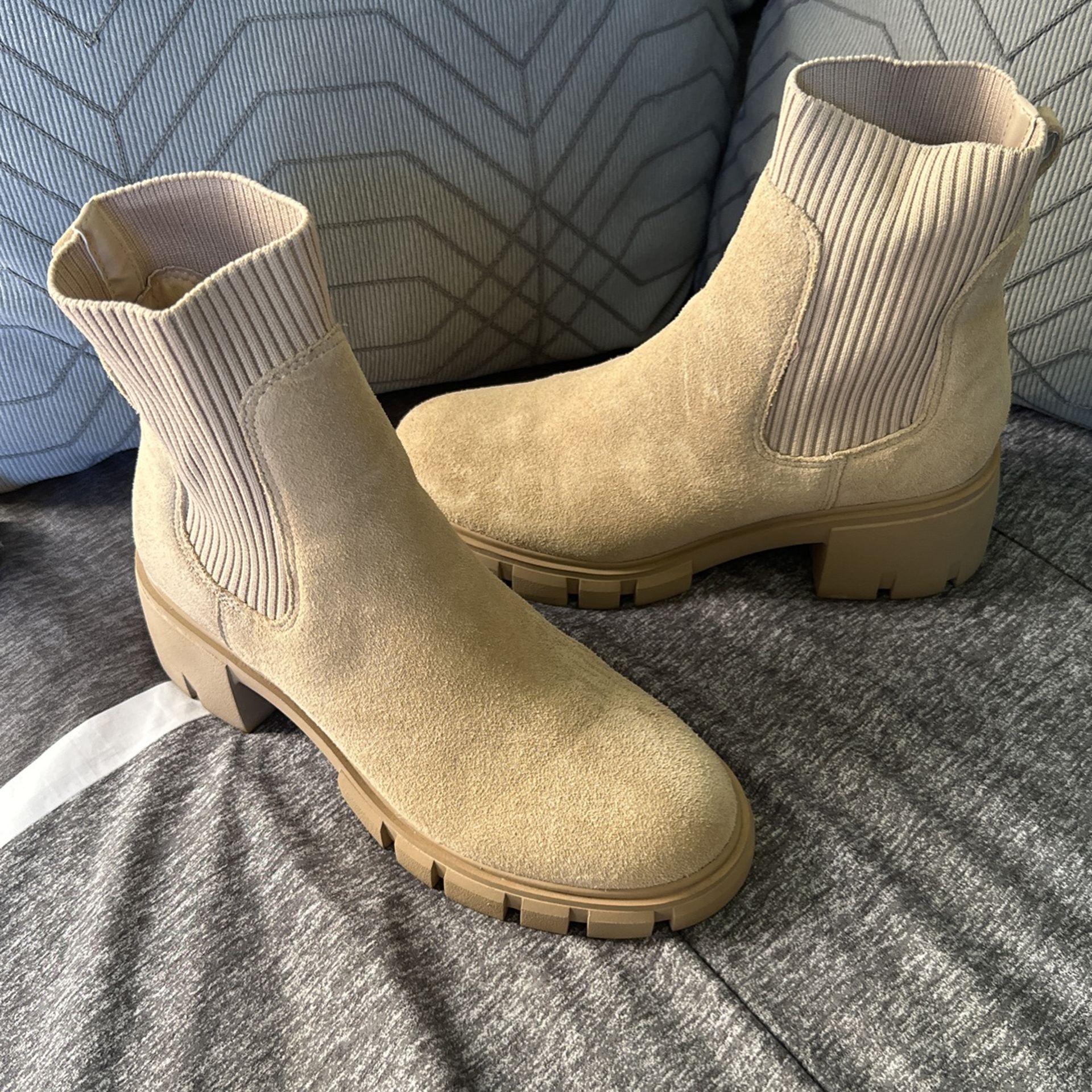 Steve Madden Hutch Sand Booties