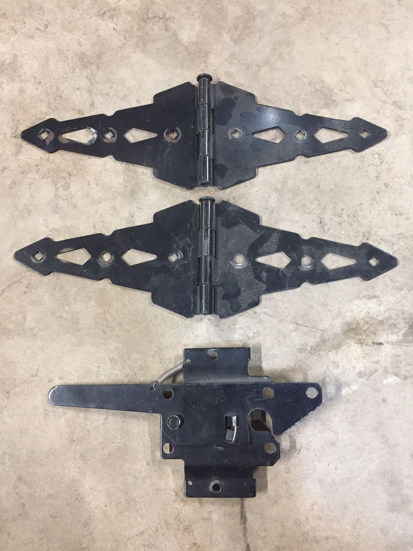 8” gate hinges and latch