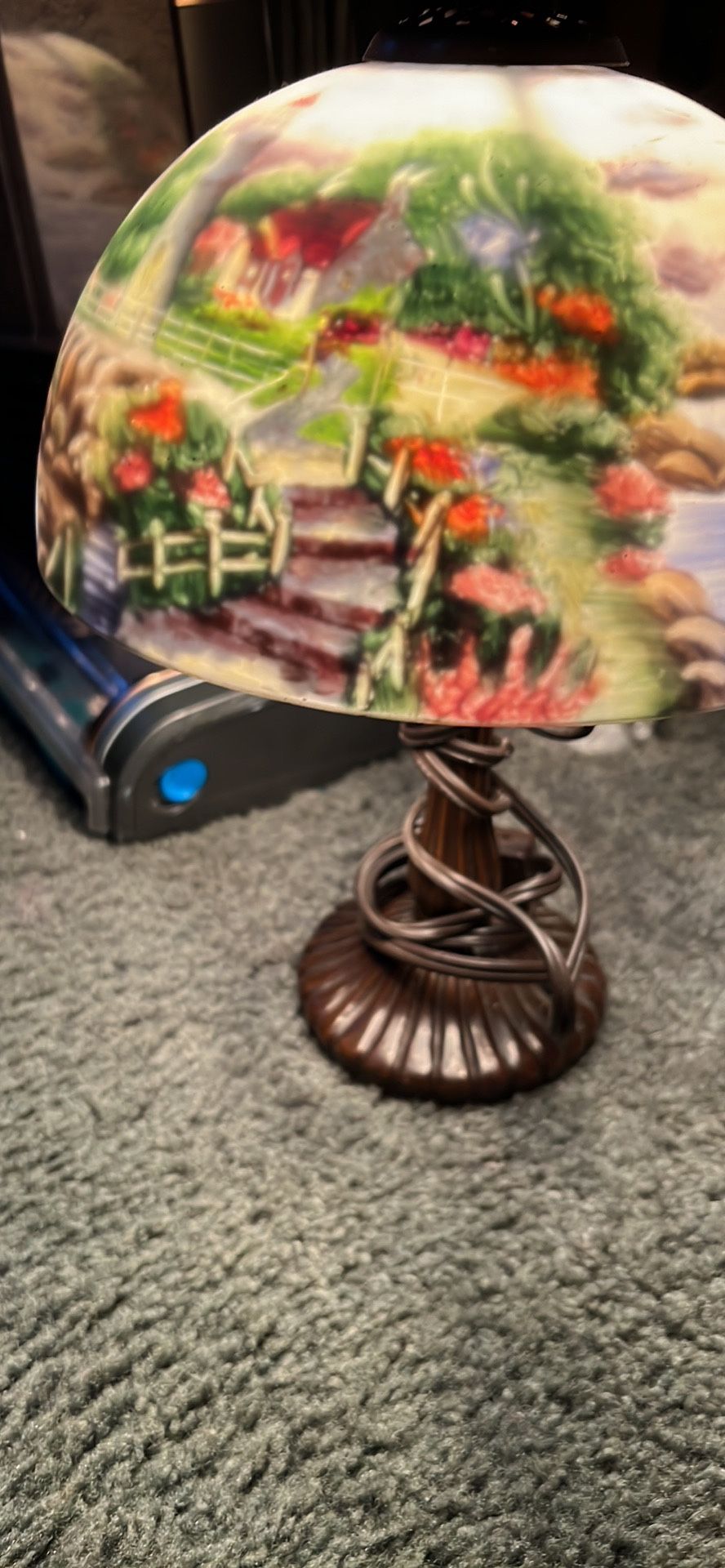Small Thomas kinkade Lamp